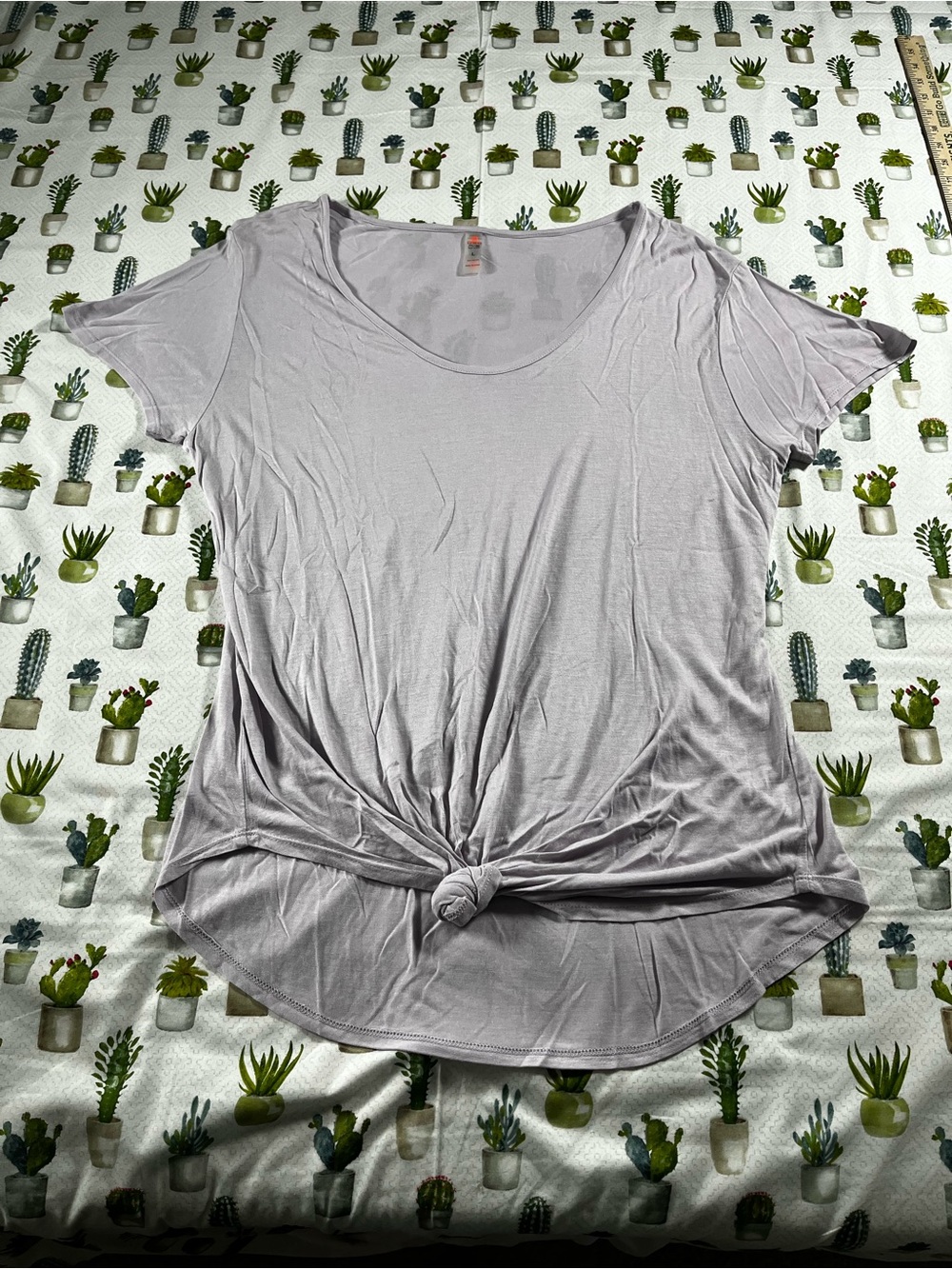 Mono b Women’s Blouse Size Large Lavender colored NWT twist knot front